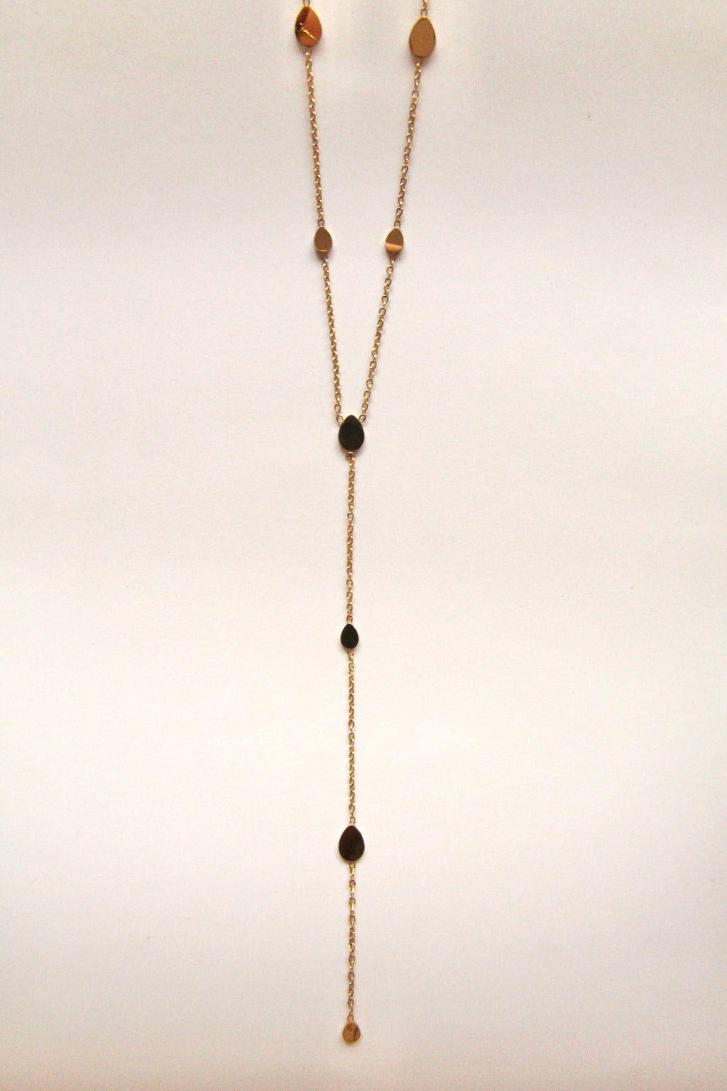 Collar lágrimas largo.