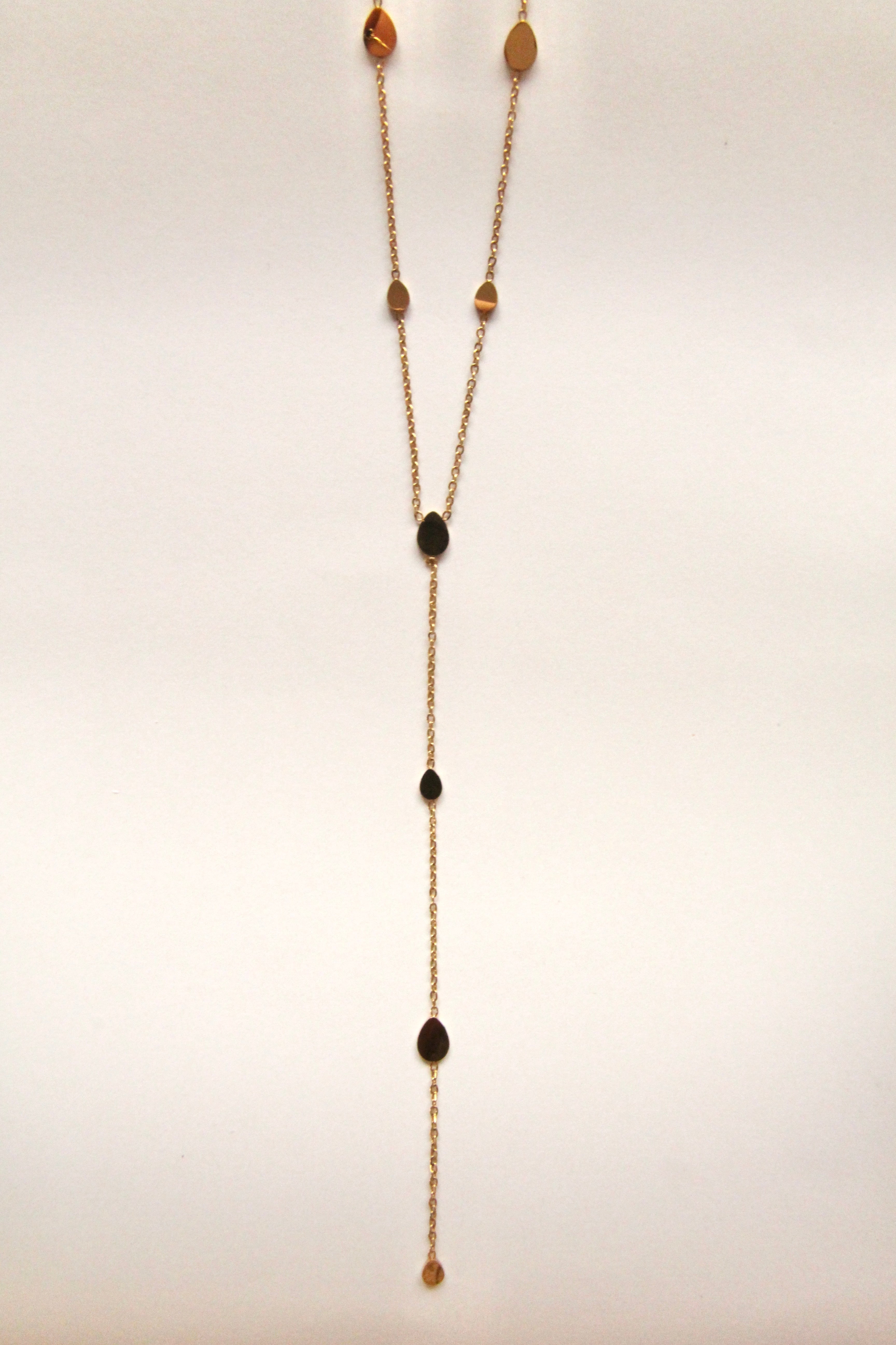 Collar lágrimas largo.