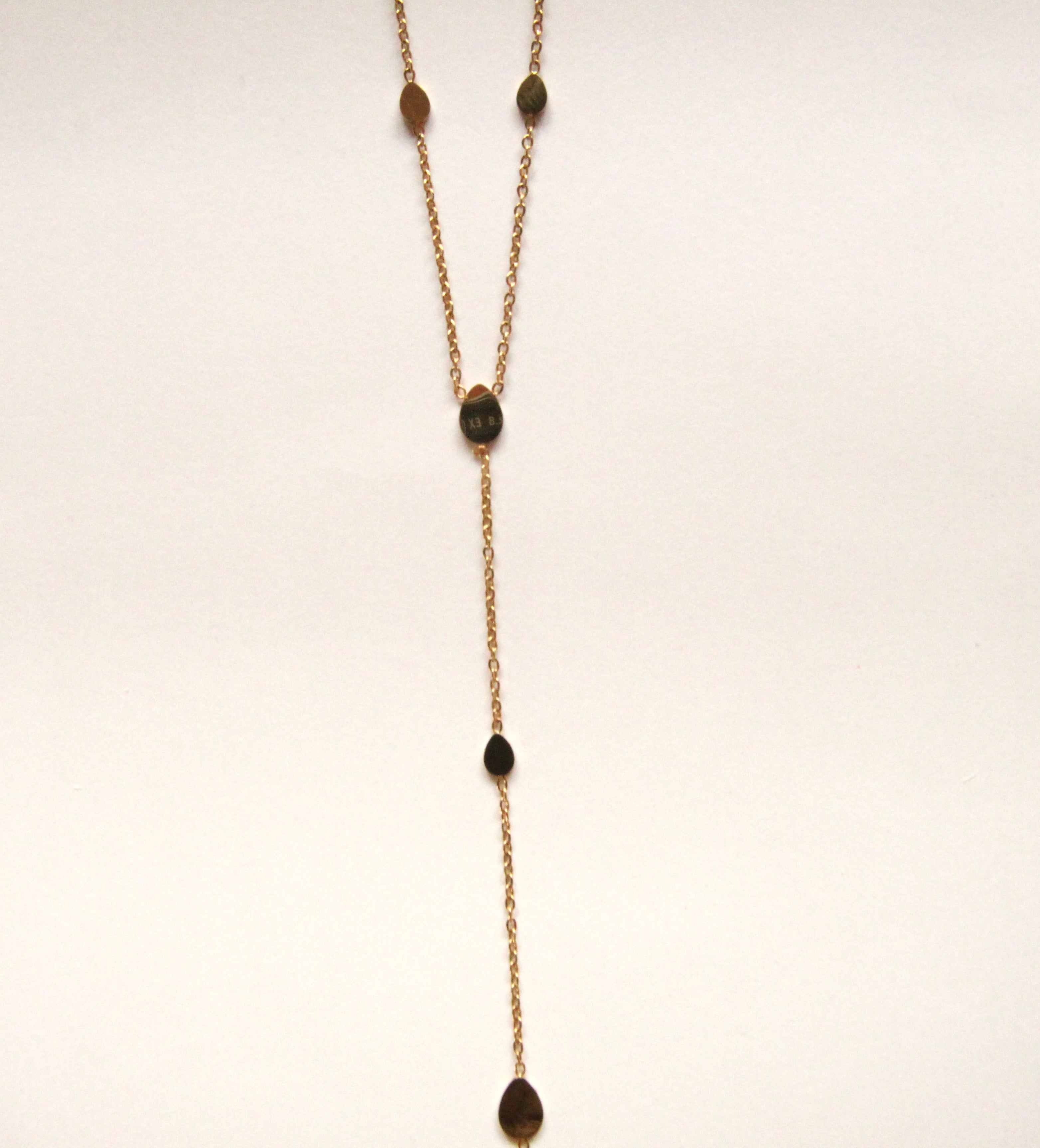 Collar lágrimas largo.